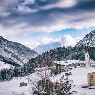 Panorama Bild mit Berglandschaft im Winter