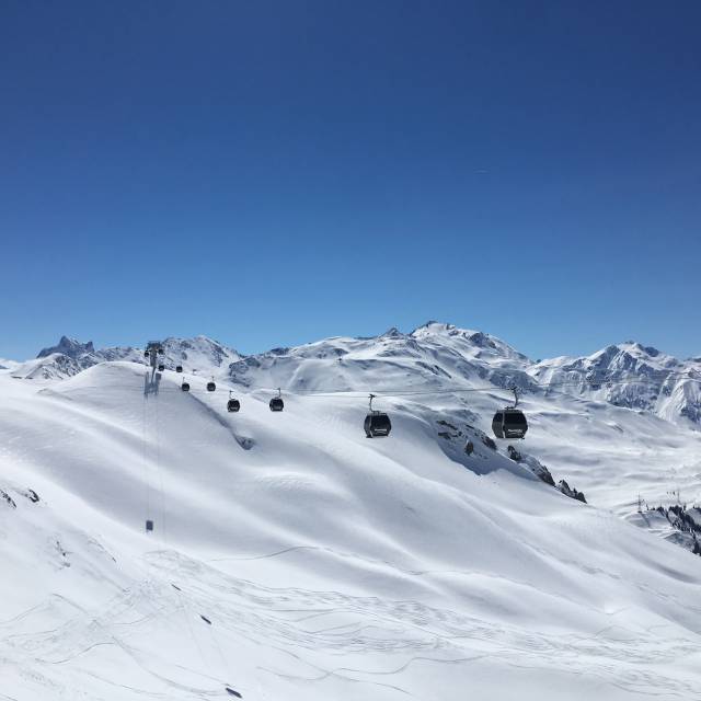 Seilbahn im Winter