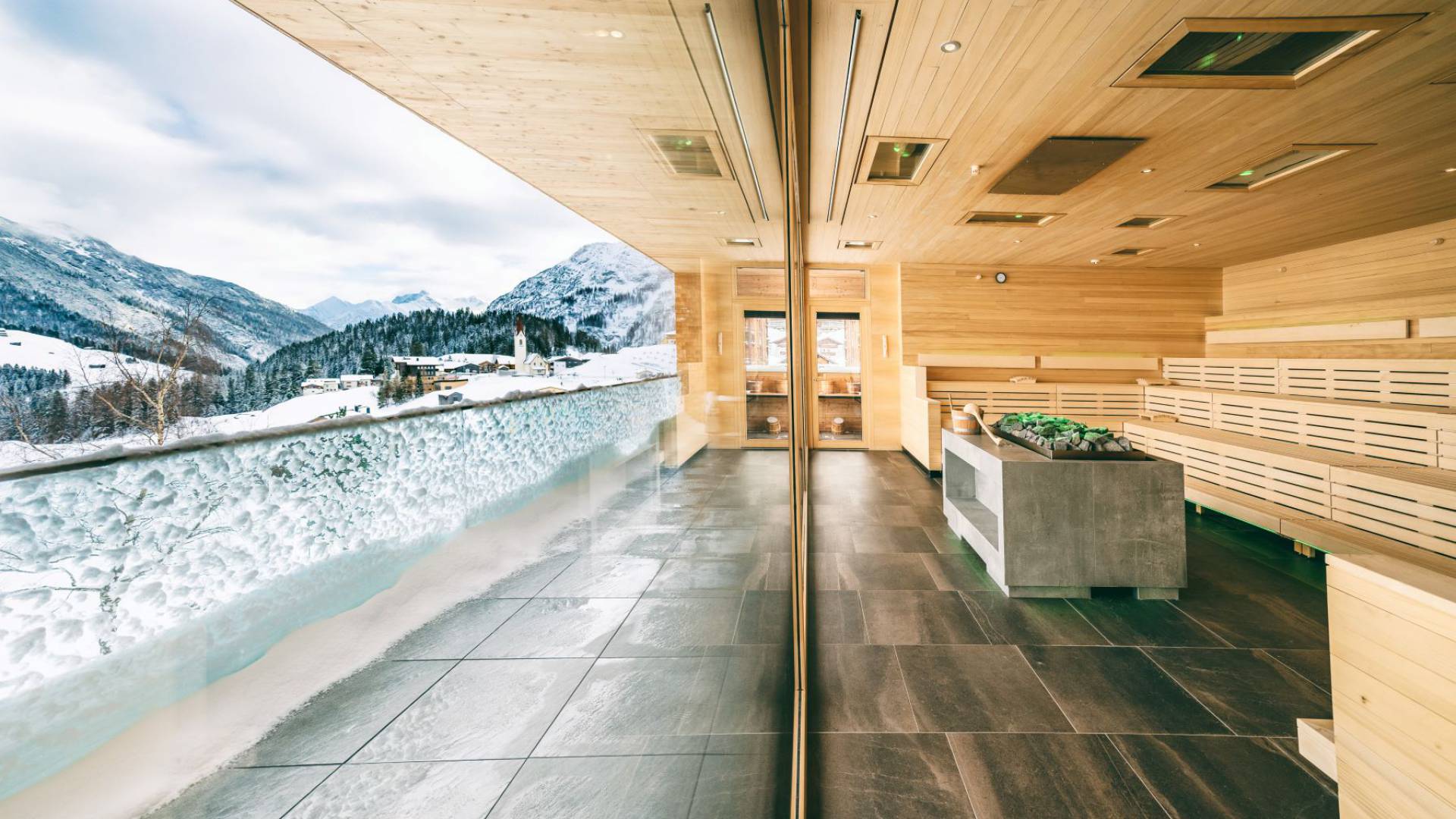 Eventsauna mit Blick auf die Winterlandschaft in Warth