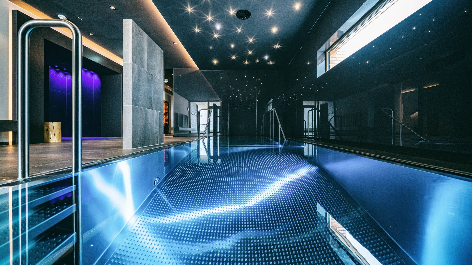 Innenpool Warther Hof Arlberg